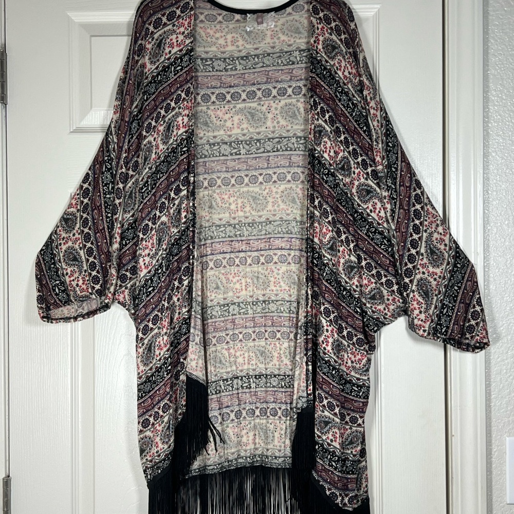 Mauve Black and Pink Shrug with Geometric Pattern